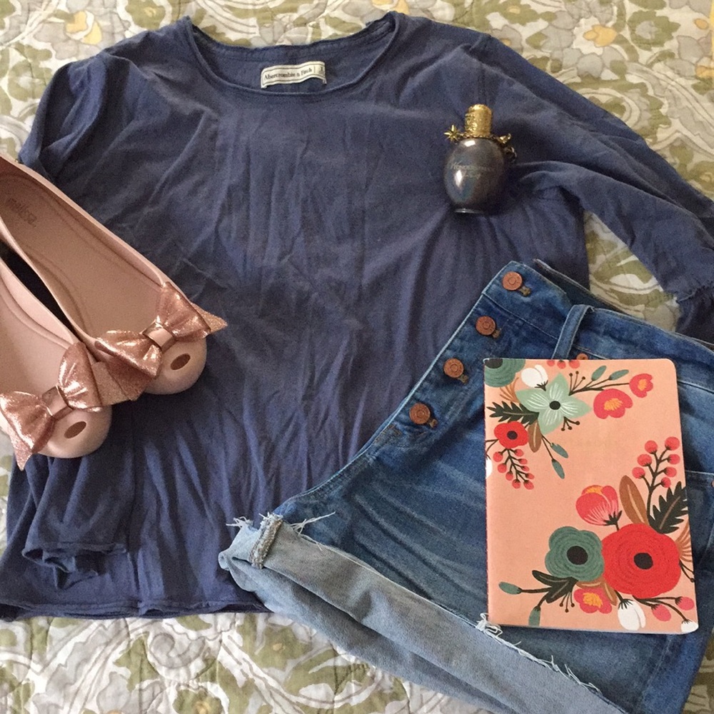 *final chance* A&F bell sleeve tee - Picture 2 of 6